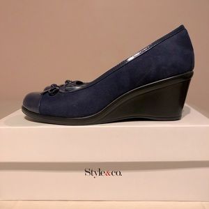 (SOLD) Style&co. 7.5 M Women’s Navy Blue Dress Shoes